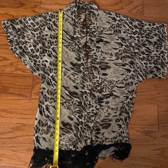 Animal pattern cover up with fringes- one size - Picture 9 of 10